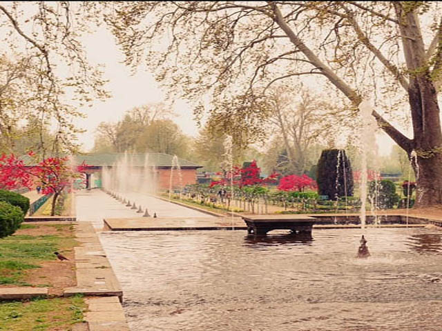 Urbania Tempo Traveller Srinagar